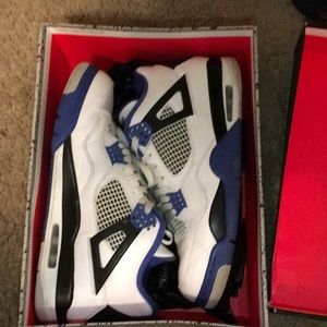 Air Jordan 4 Retro